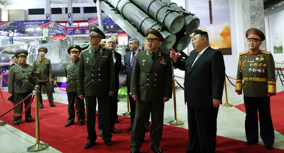 Kim Jong-un inspeccionando armas nucleares. Foto: Reuters.