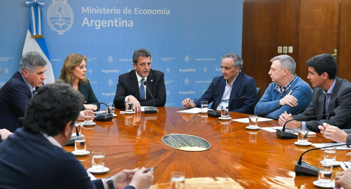 Sergio Massa anunció congelamiento de precios de naftas hasta el 31 de octubre. Foto: prensa.