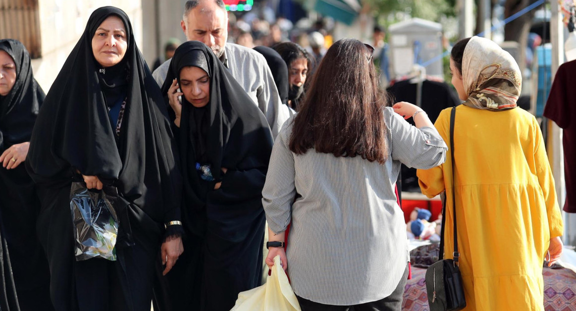 Mujeres usando el hiyab en Irán. Foto: EFE