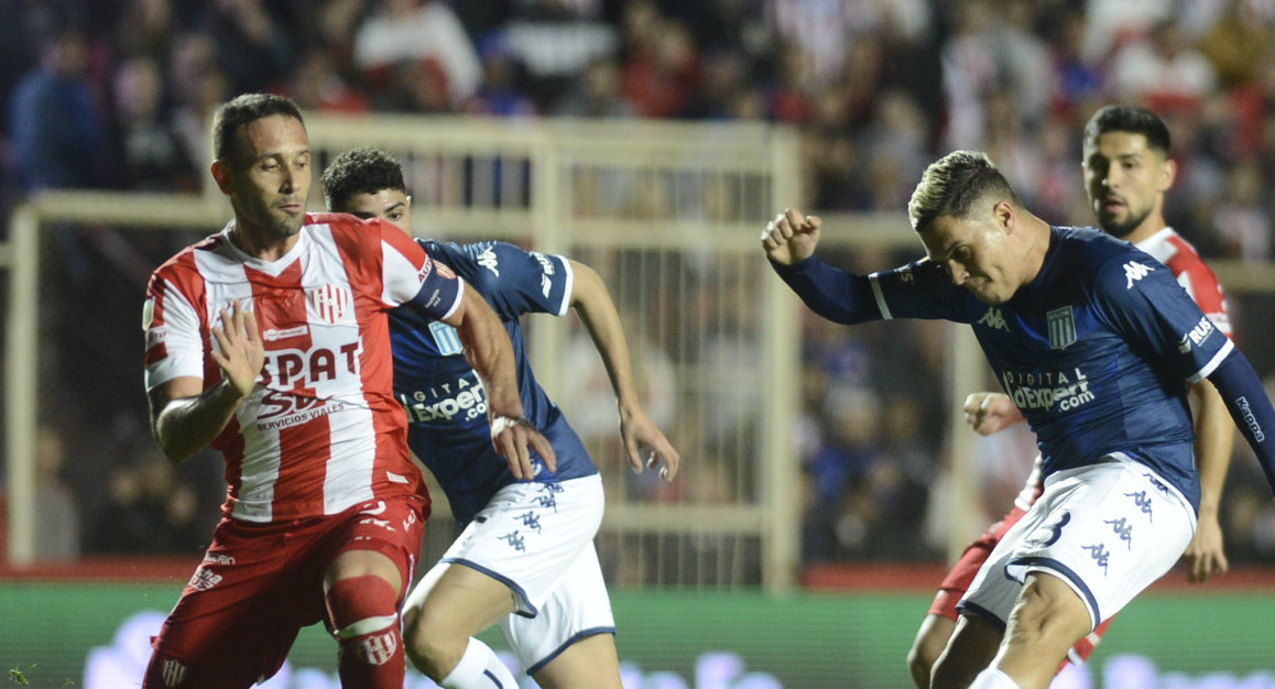 Unión vs Racing, fútbol argentino. Foto: Télam