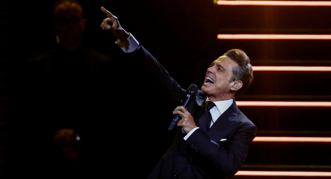 Luis Miguel durante su show en el Movistar Arena. Foto: Reuters.