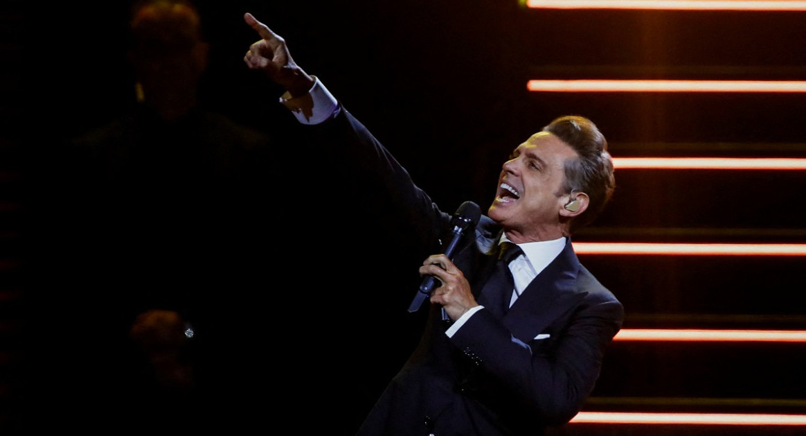 Luis Miguel durante su show en el Movistar Arena. Foto: Reuters.