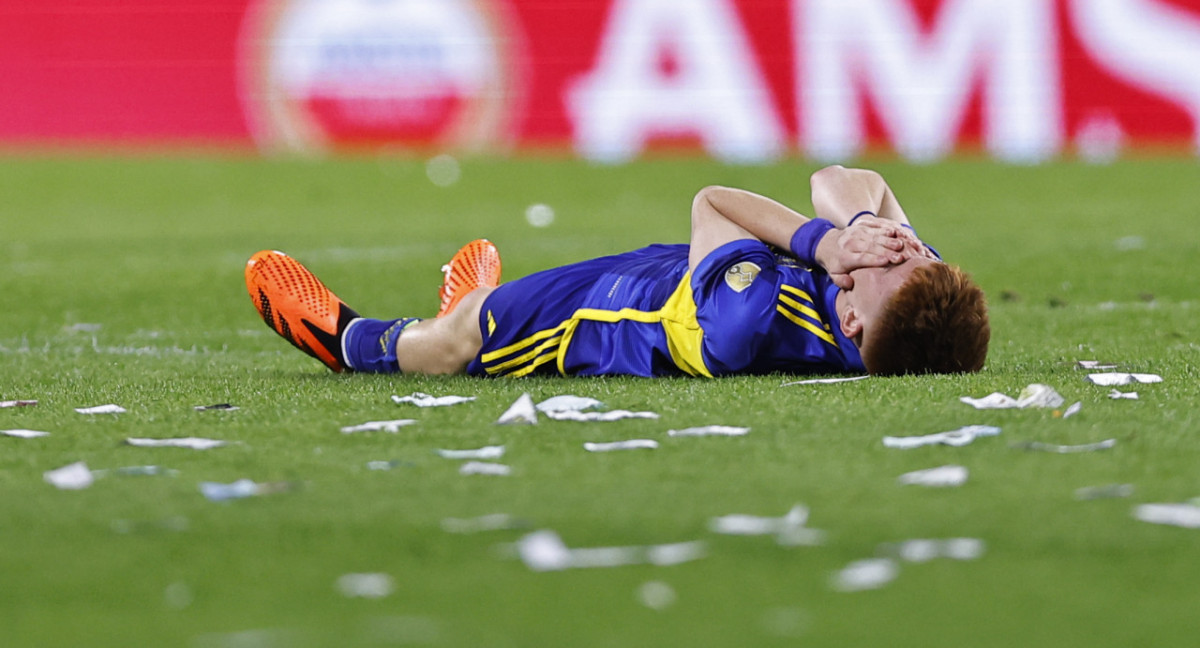 Lesión de Valentín Barco en la Copa Libertadores. Foto: EFE.