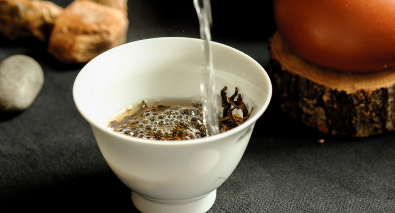 Las infusiones por la mañana ayudan a ir mejor al baño. Foto: Unsplash.