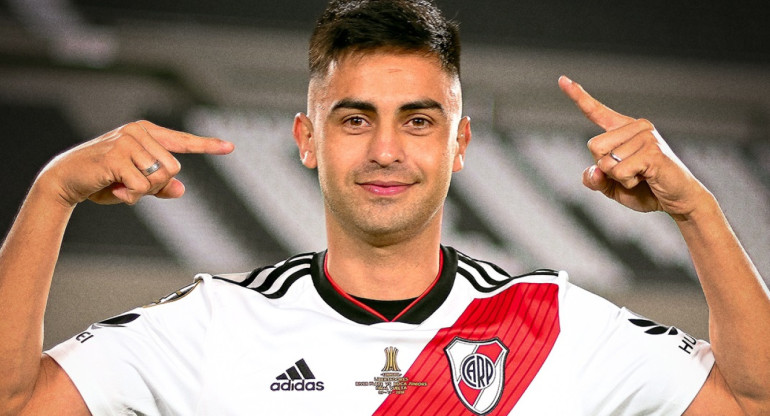 Gonzalo "Pity" Martínez regresó a River Plate y firmó contrato hasta diciembre de 2024. Foto: X @RiverPlate.