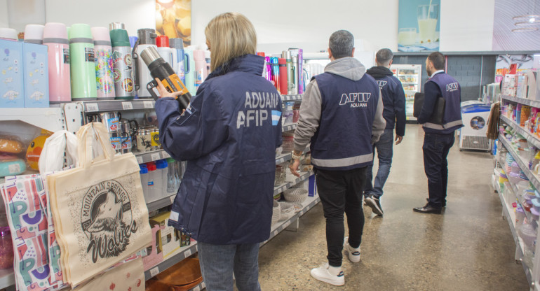 Controles sobre comercios del AMBA: la Aduana secuestró mercaderías en infracción. Foto: Aduana.