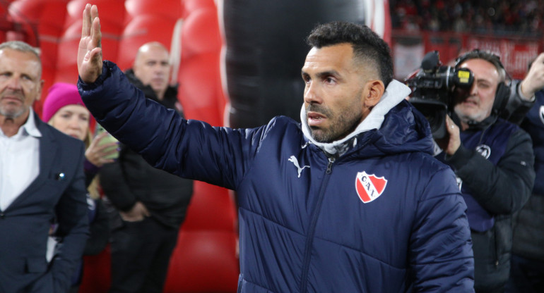 Carlos Tevez debutó con un triunfo en Independiente. Foto: NA.