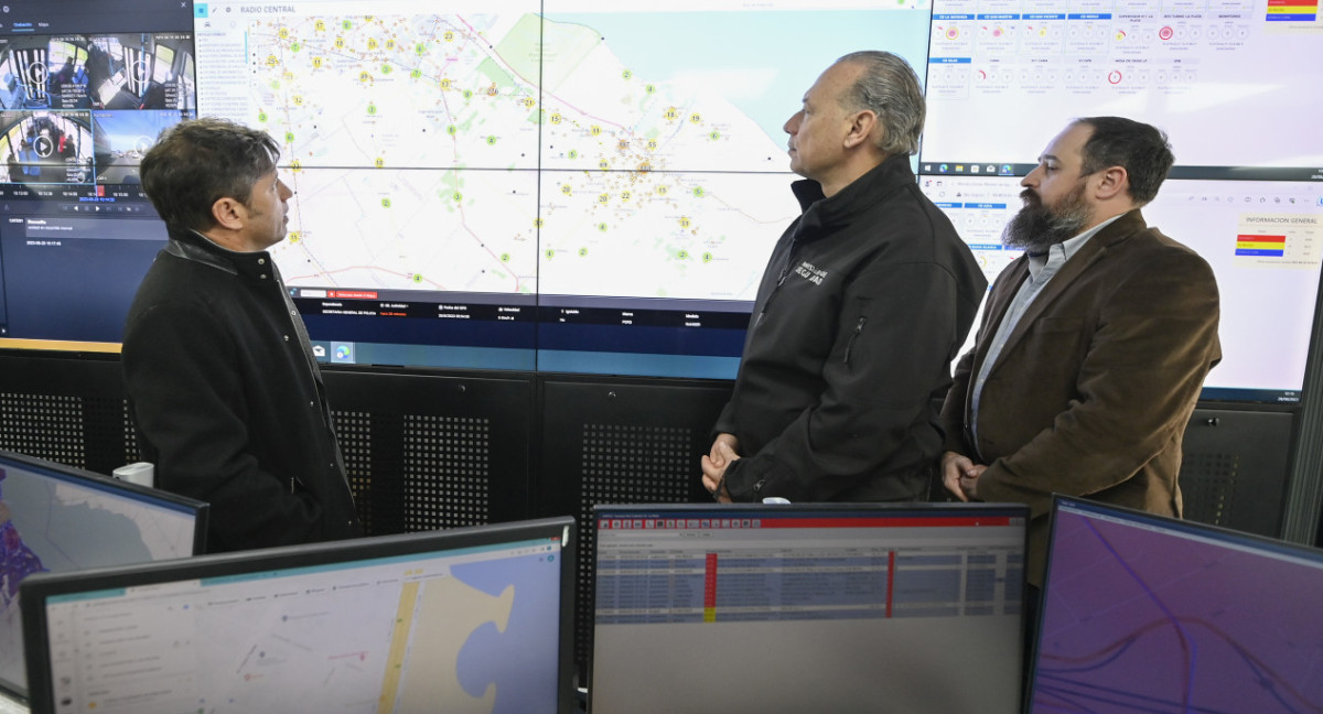 Axel Kicillof y Sergio Berni presentaron las nuevas instalaciones de la Central de Atención Telefónica de Emergencias (CATE) de La Plata. Foto: Prensa.