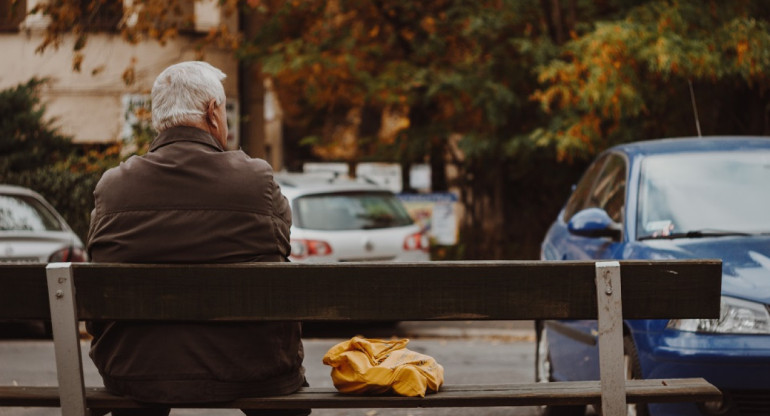 Cuando la testosterona se reduce, el resultado podría ser un aumento en la debilidad y la fatiga. Foto: Unsplash.