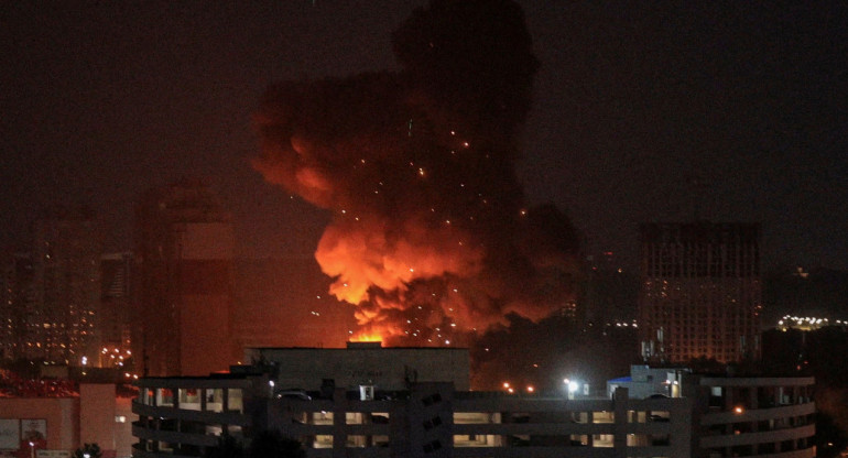 Ataque aéreo en Ucrania por la guerra. Foto: REUTERS.