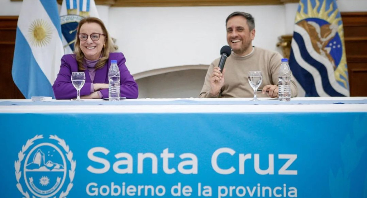 Juan Cabandié y Alicia Kirchner firmaron convenios para fortalecer el manejo del fuego y la gestión de residuos en Santa Cruz. Foto: Instagram.