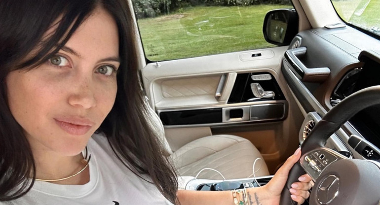 Wanda Nara a bordo de su camioneta de alta gama. Foto: Instagram @wanda_nara.