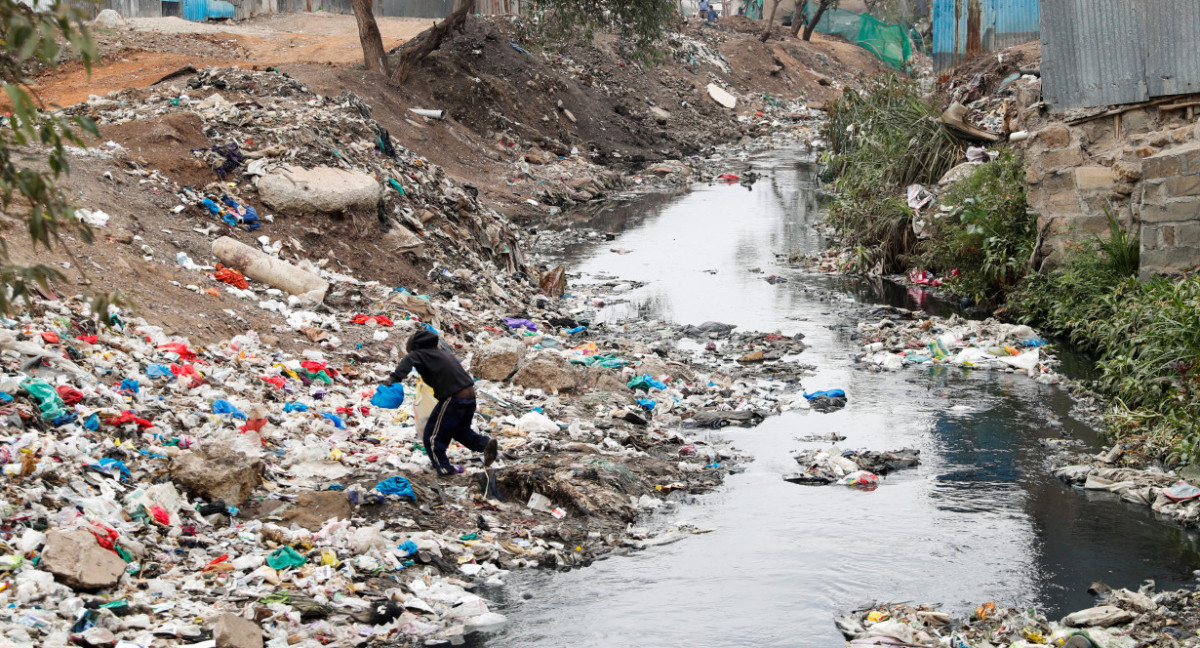 Casi dos millones de niños desplazados en África por la crisis climática. Foto: Reuters