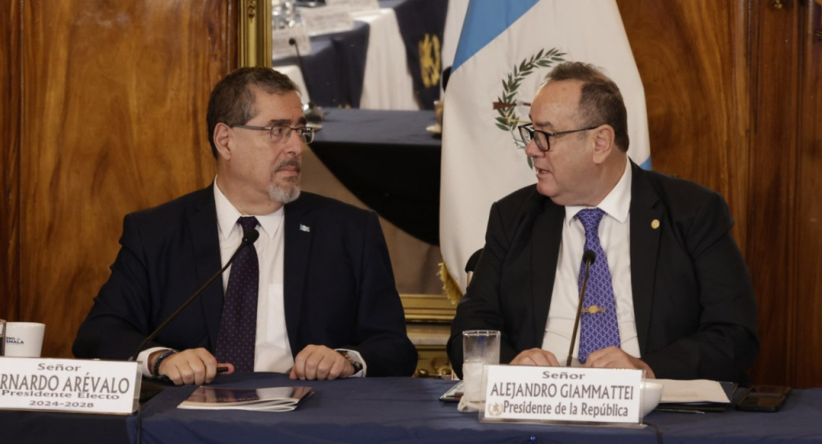 Bernardo Arévalo de León se reunió con Alejandro Giammattei. Foto: SCSPGT.