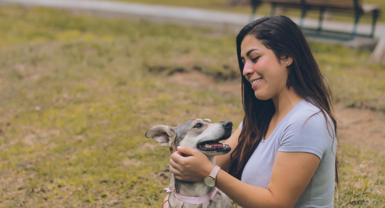 Los perros prefieren voces femeninas. Foto: Unsplash