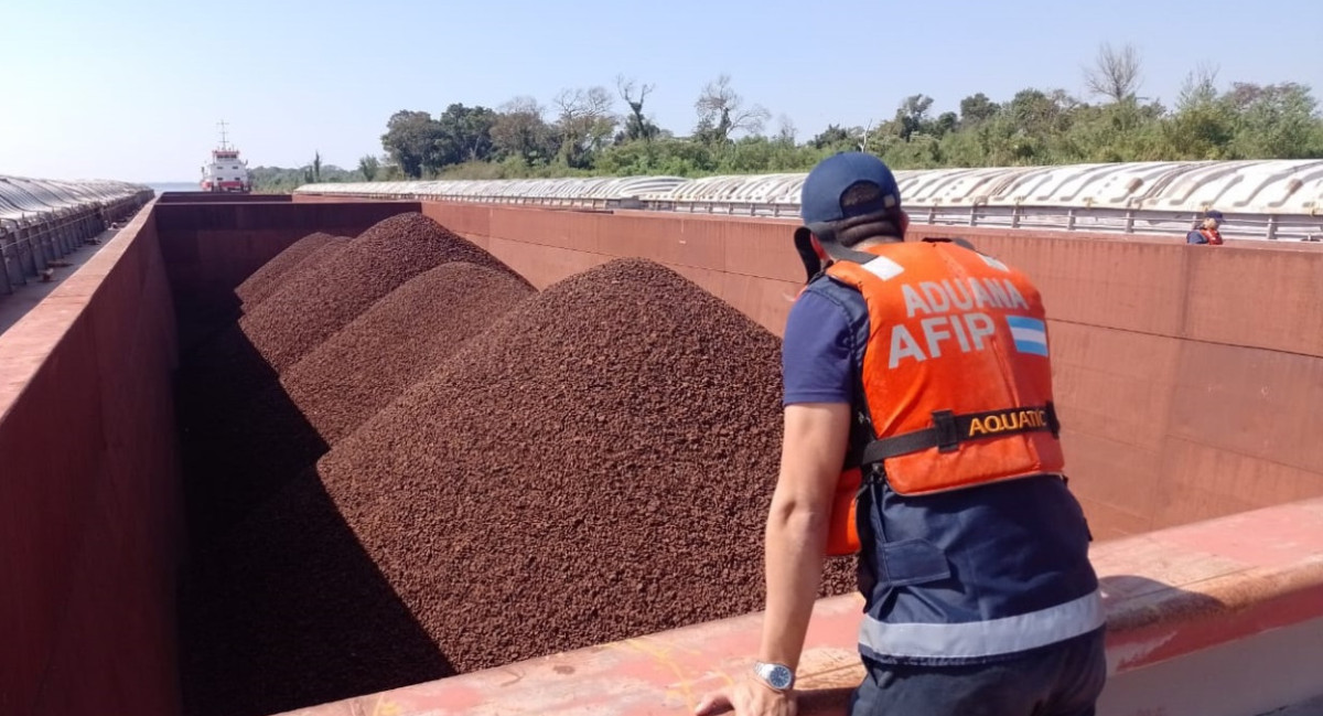 Controles en la hidrovía Paraná-Paraguay. Foto: Aduana