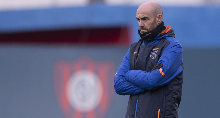 El español Félix Sánchez Bas debutará oficialmente como entrenador de Ecuador. Foto: EFE.