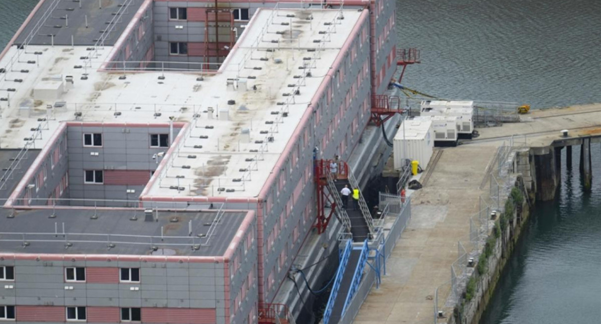 Uno de los "hoteles flotantes" ubicados en Reino Unido. Foto: EFE