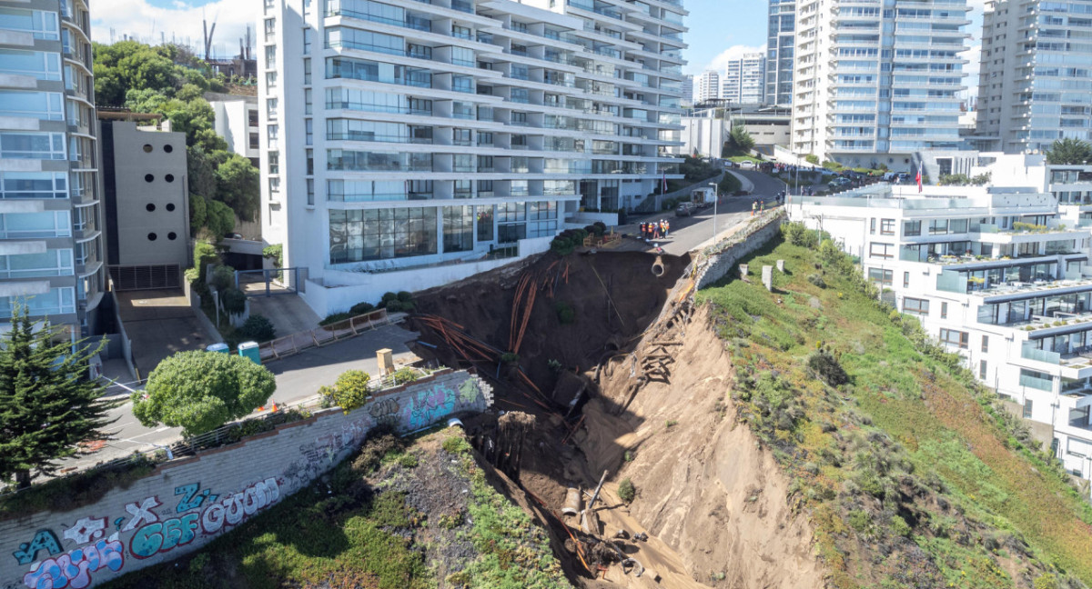 Edificio al borde del derrumbe. Foto: EFE