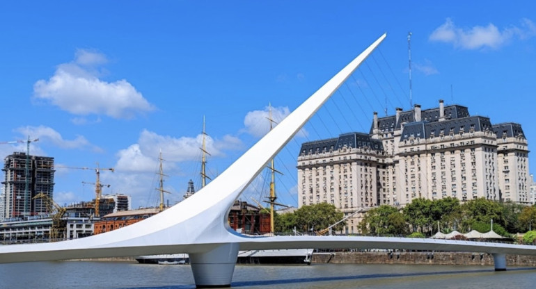 Puente de la Mujer, Ciudad de Buenos Aires. Foto NA.