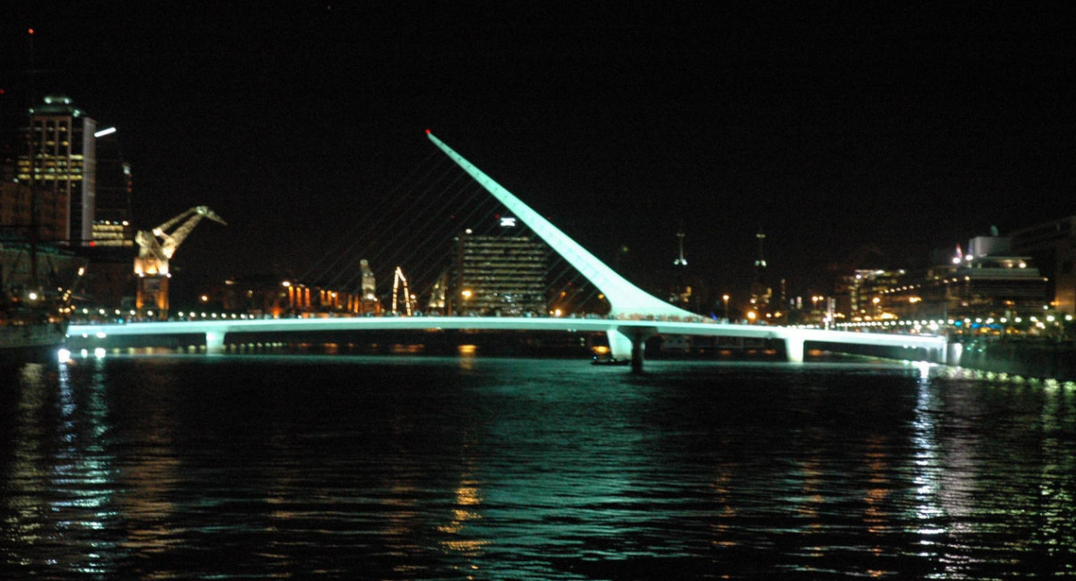 Puente de la Mujer en Puerto Madero. Foto NA.