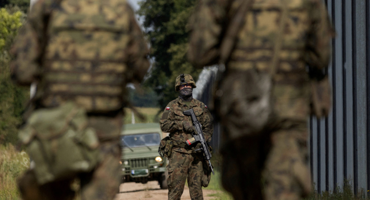 Soldados polacos en la frontera con Bielorrusia. Foto: REUTERS.