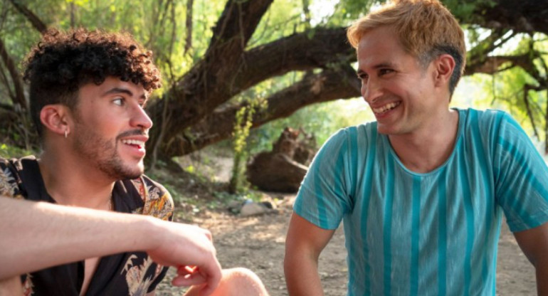 Gael García Bernal y Bad Bunny. Foto: NA