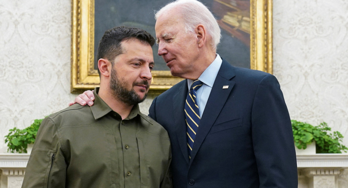 Zelenski traslada a Biden la necesidad de fortalecer las defensas aéreas de Ucrania. Foto: Reuters