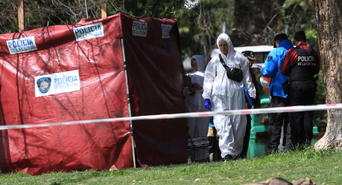 Encontraron un cuerpo flotando en los Lagos de Palermo. NA