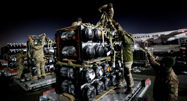 Armamento otorgado de Estados Unidos a Ucrania. Foto: Reuters.