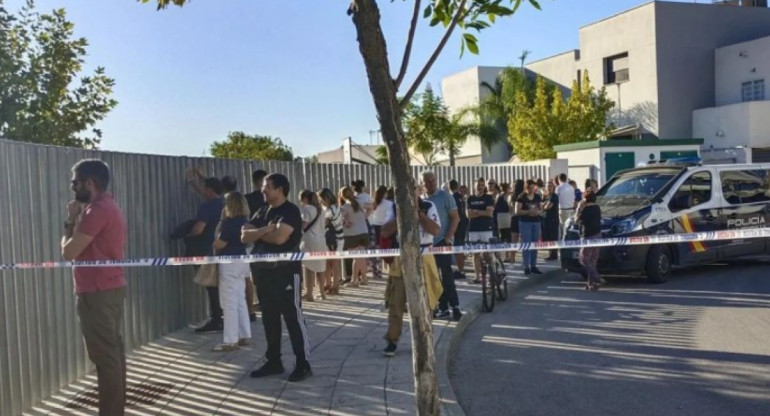 Locura en un colegio español. Foto: NA