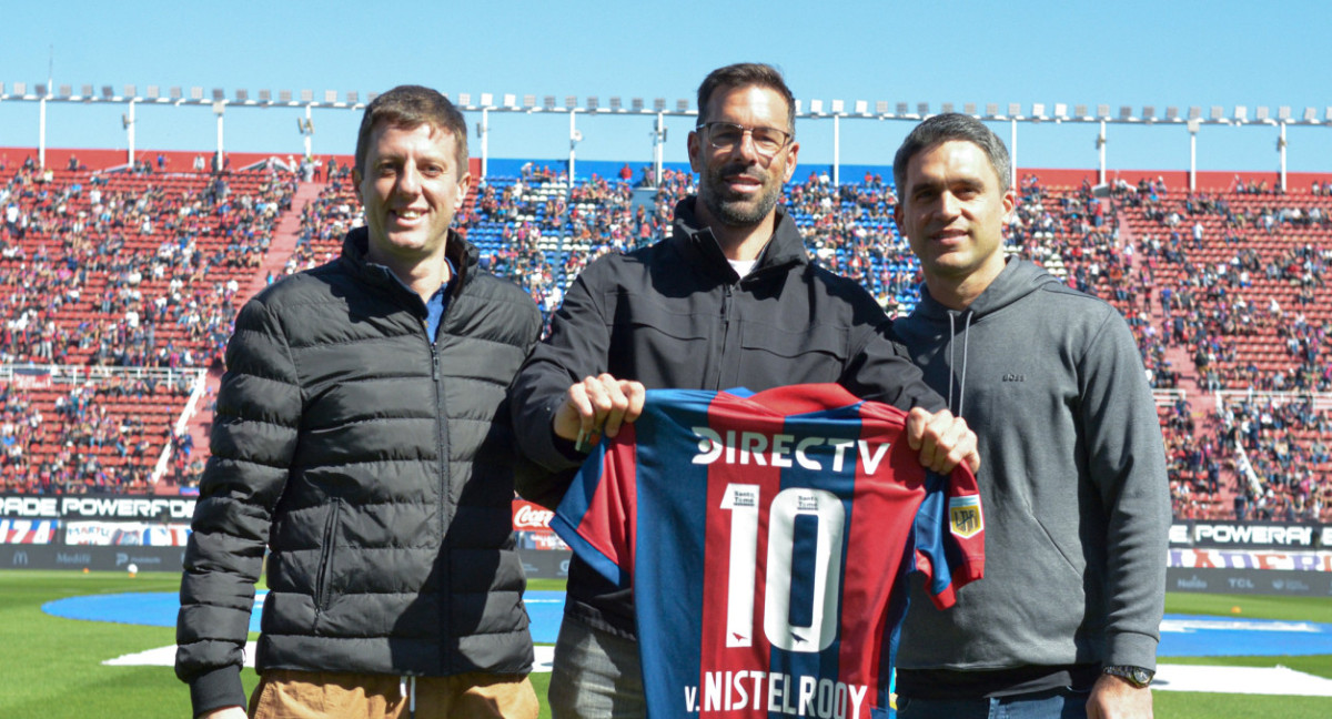 van Nistelrooy. Foto: Twitter @SanLorenzo