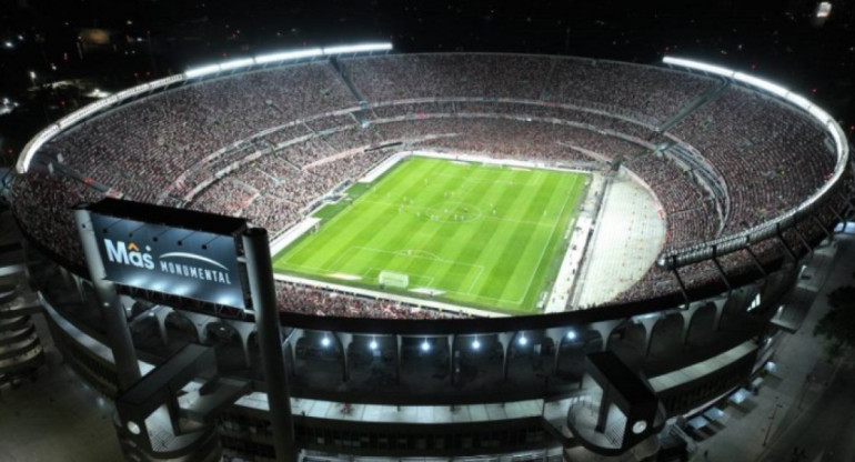 Selección argentina en el estadio Más Monumental. Foto: NA.