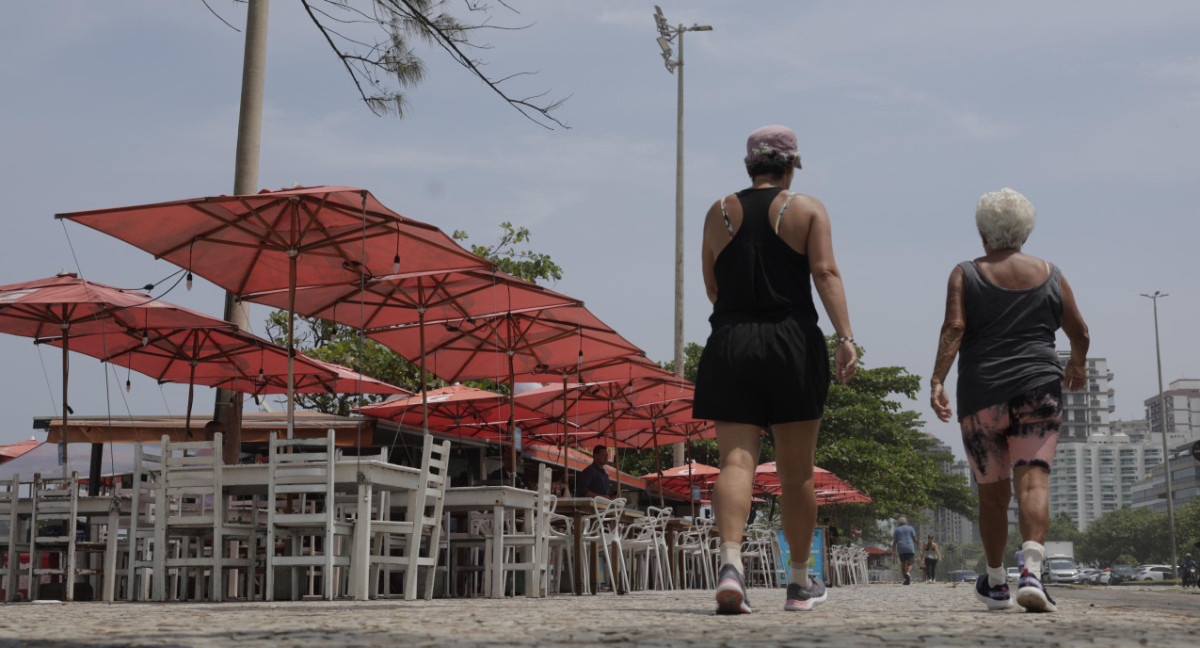 Bar de la playa en Río de Janeiro donde ejecutaron a los tres médicos. Foto: EFE.