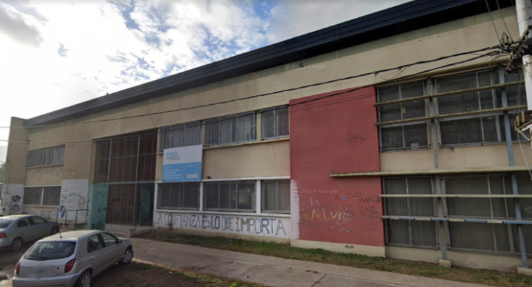 Conmoción en una escuela por un alumno que llevó un arma. Foto: Google Maps.