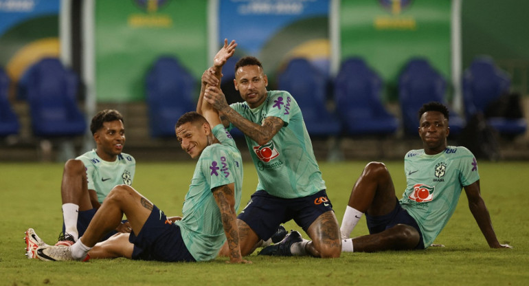 Neymar, Vinicius Jr. y Richarlison, involucrados en una fiesta privada con mujeres. Foto: Reuters.