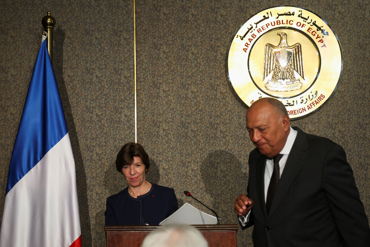 Ministro de Exteriores egipcio y su homóloga francesa. Foto: Reuters.