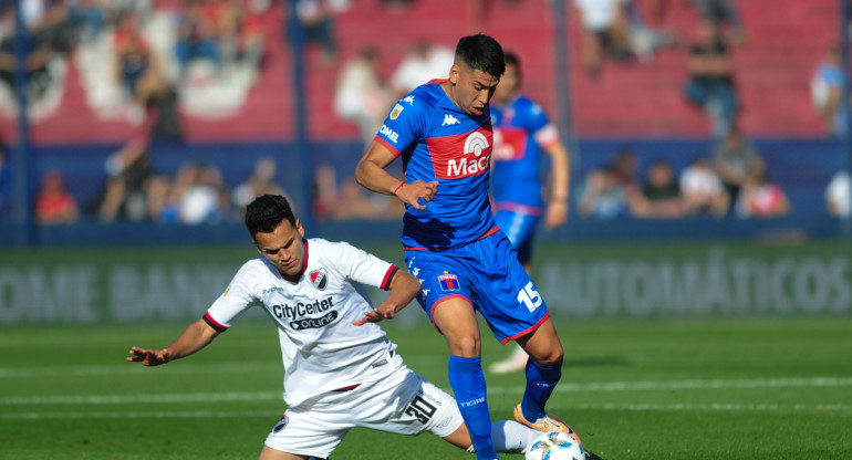 Tigre vs Newells, Copa de la Liga. Foto: Télam