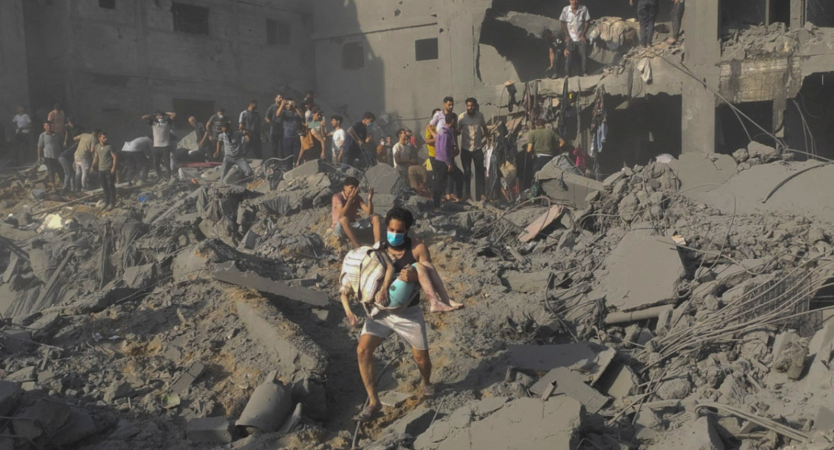 Niños palestinos heridos en Gaza. Foto: Reuters.