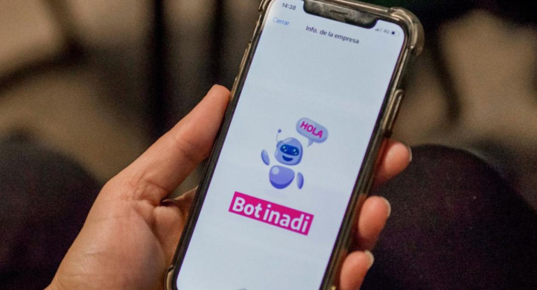 Bot-Inadi, la nueva vía de comunicación del organismo. Foto: Télam.