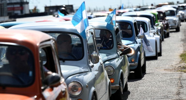 La caravana de "Fititos". Foto: Télam