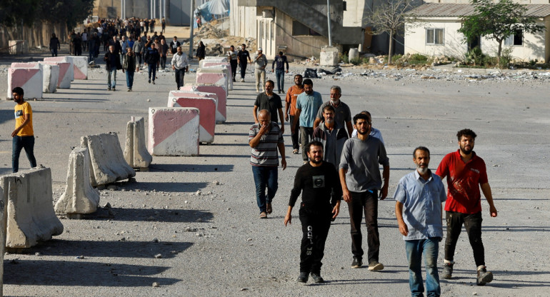 Desplazamiento de palestinos de Gaza. Foto: Reuters.