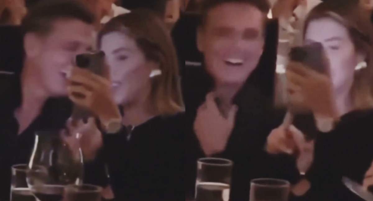 Luis Miguel y Michelle Salas en una cena. Foto: captura video.