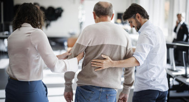 Crean una neuroprótesis que le permite volver a caminar a los pacientes de Parkinson. Foto: EFE