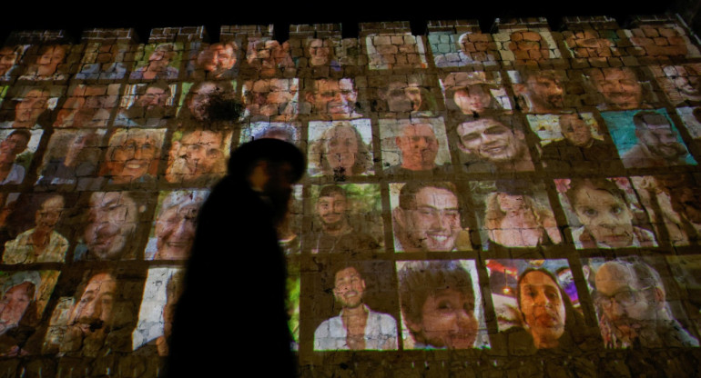 Manifestaciones israelíes a un mes del ataque terrorista de Hamas. Foto: Reuters.