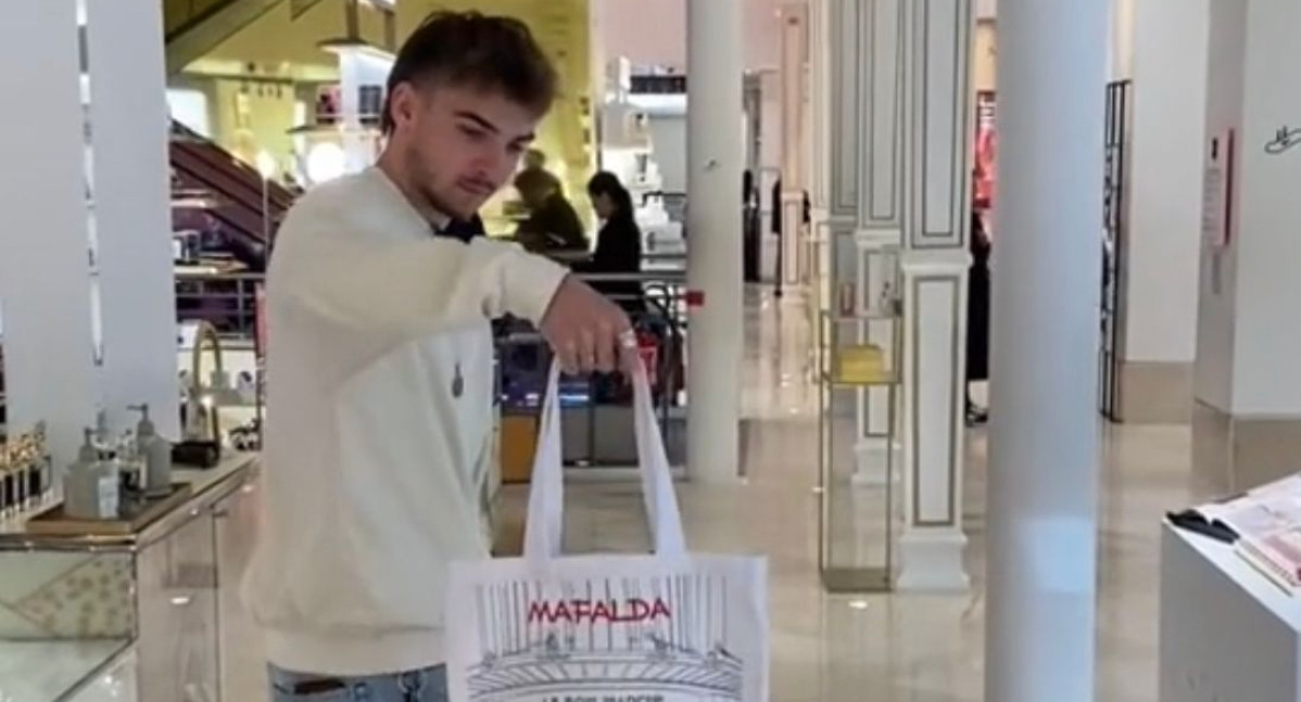 Un francés mostró los productos argentinos que se pueden encontrar en un lujoso shopping de París. Foto: captura