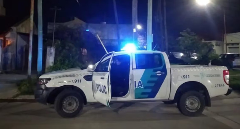 La policía presente en el lugar de los hechos. Foto: Policía Bonaerense