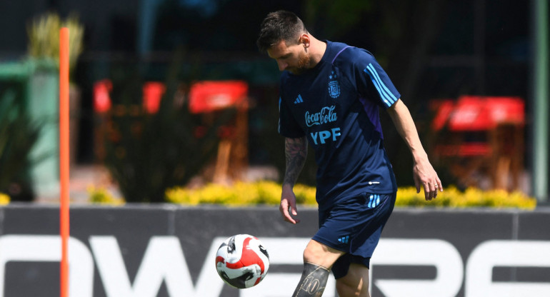 Messi en el entrenamiento de la Selección. Foto: NA.