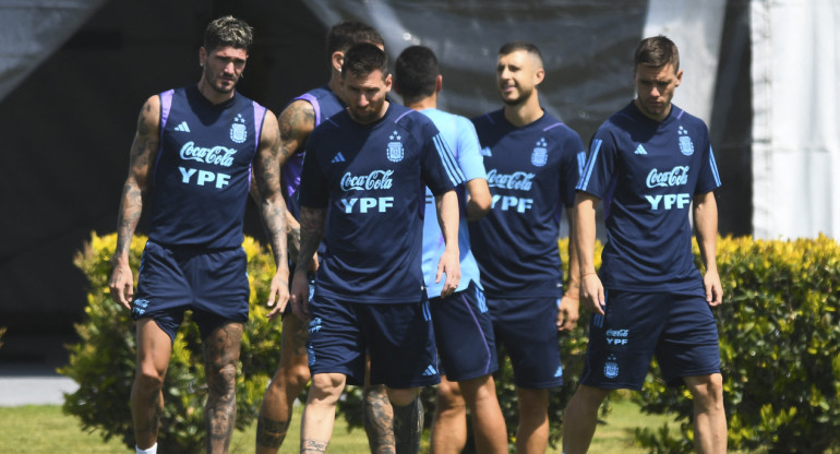 Messi y De Paul, algunos de los líderes de la selección. Foto: Reuterz