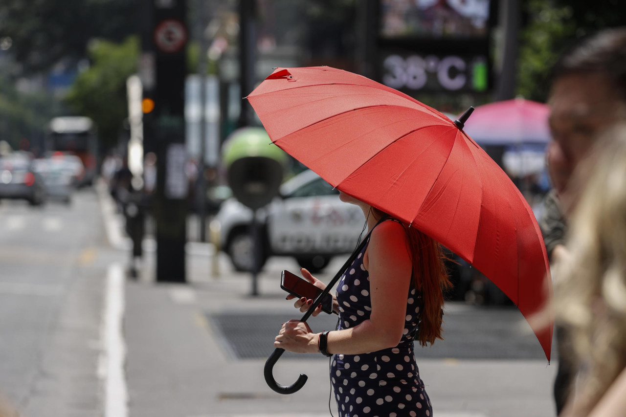 Brasil afronta intensas olas de calor. Foto: EFE